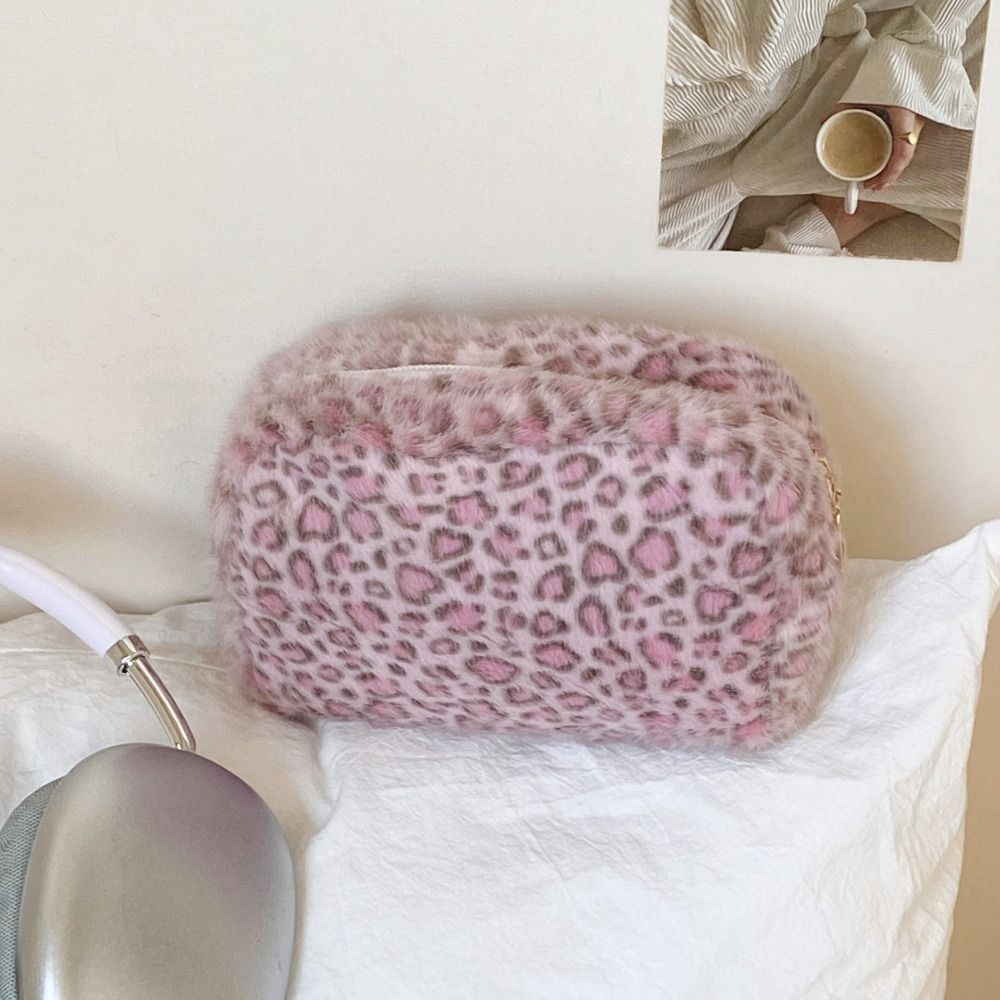 High Quality Fuzzy Makeup Bag  - đánh giá và giá Cosmetic Bags